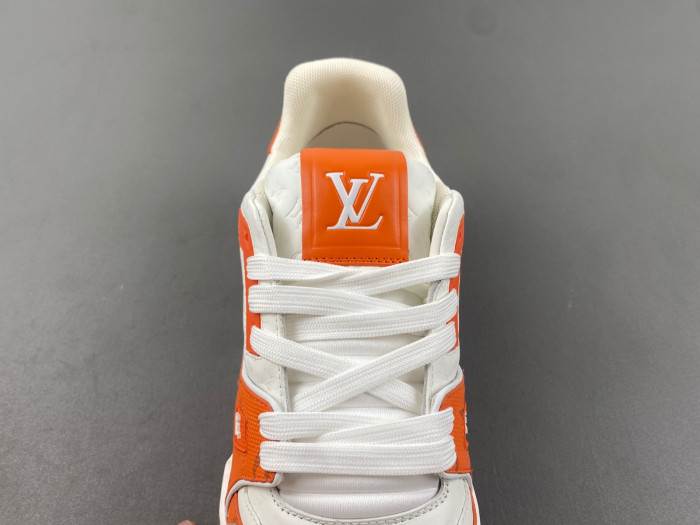L1VV TRAINER