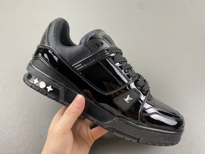 L1VV TRAINER