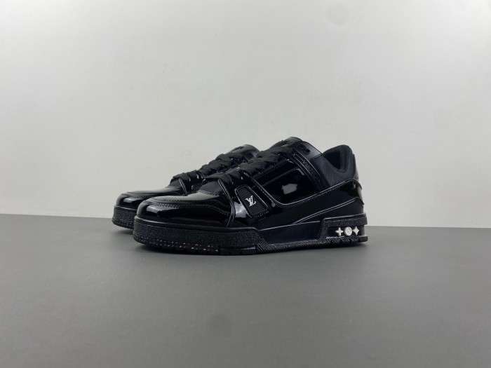L1VV TRAINER