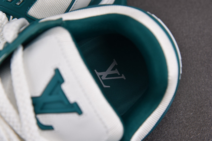 L1VV TRAINER