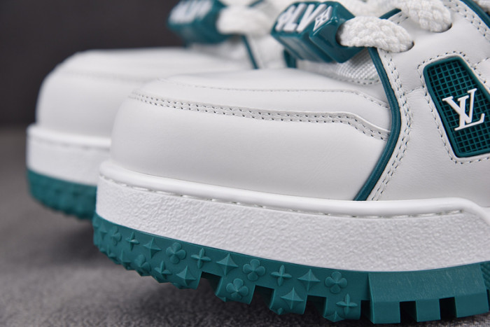 L1VV TRAINER