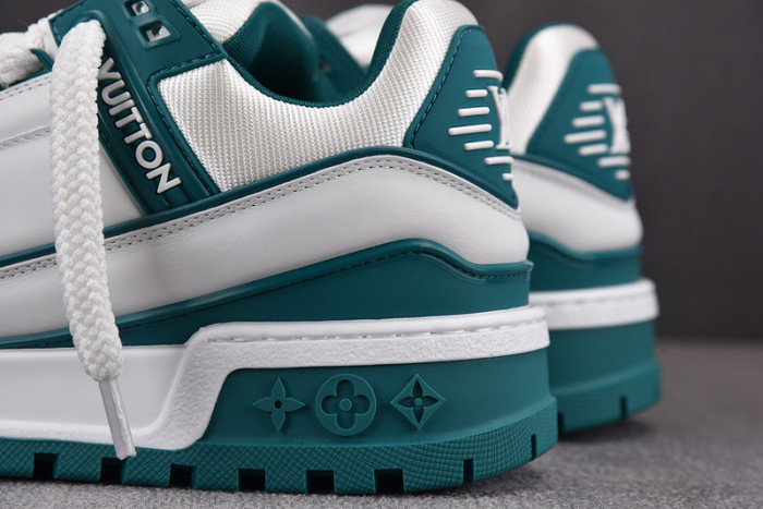 L1VV TRAINER