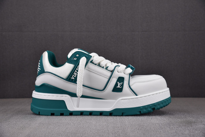 L1VV TRAINER