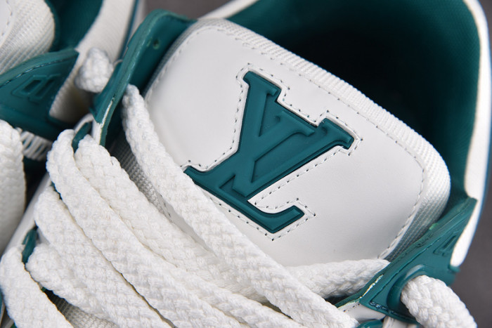 L1VV TRAINER