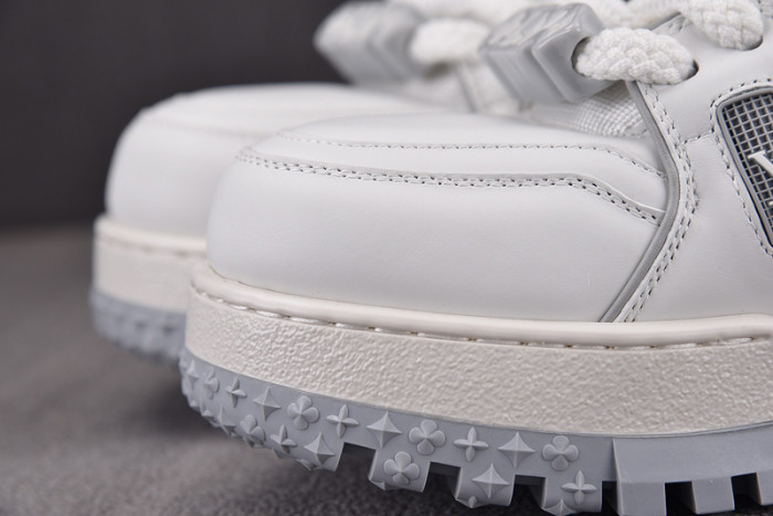 L1VV TRAINER