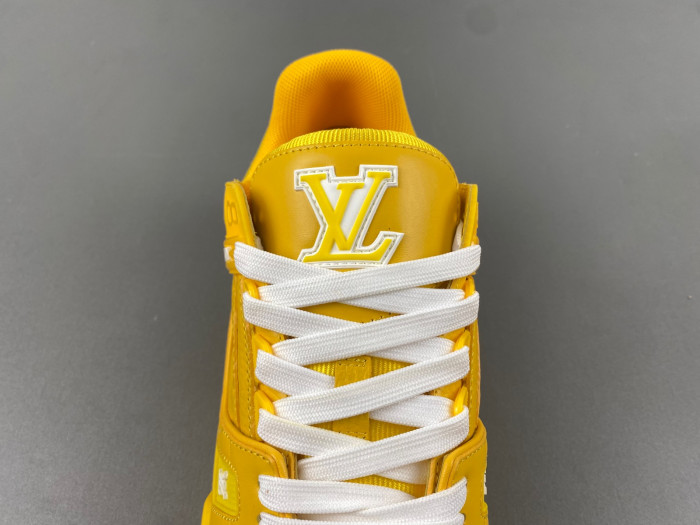 L1VV TRAINER