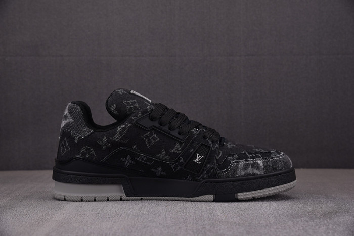 L1VV TRAINER