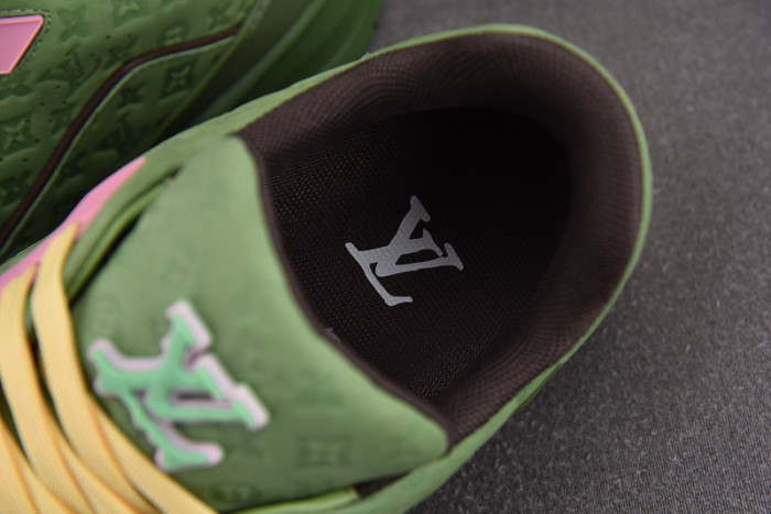 L1VV TRAINER