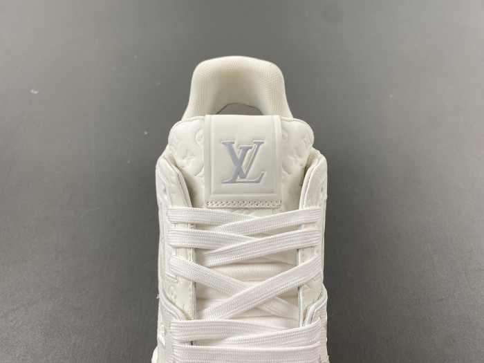L1VV TRAINER