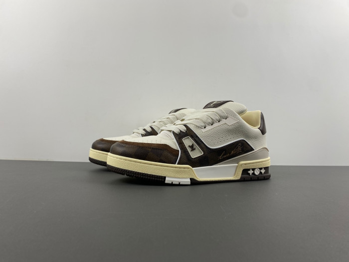 L1VV TRAINER