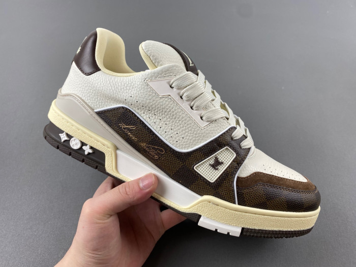 L1VV TRAINER