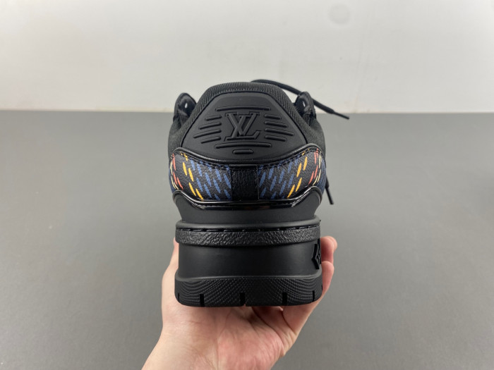L1VV TRAINER