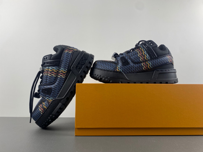 L1VV TRAINER