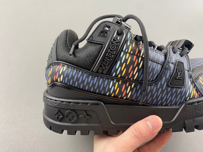 L1VV TRAINER