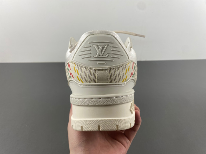 L1VV TRAINER