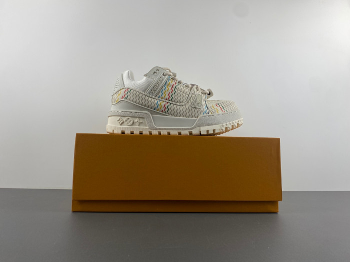 L1VV TRAINER