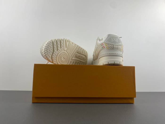 L1VV TRAINER