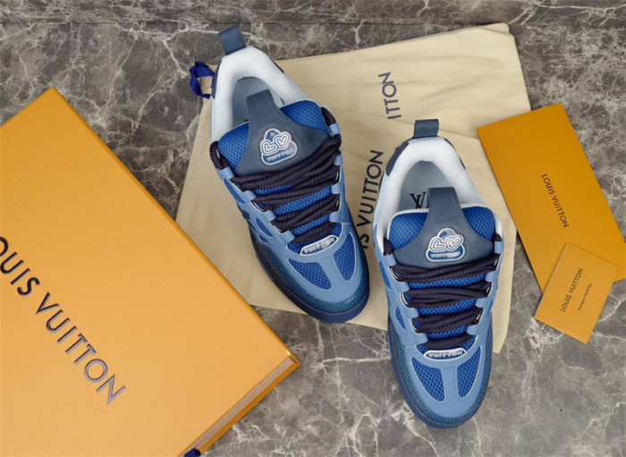 L1VV TRAINER