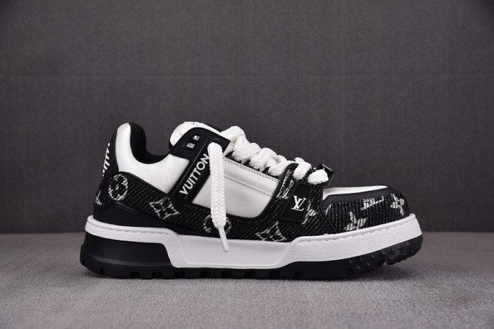 L1VV TRAINER