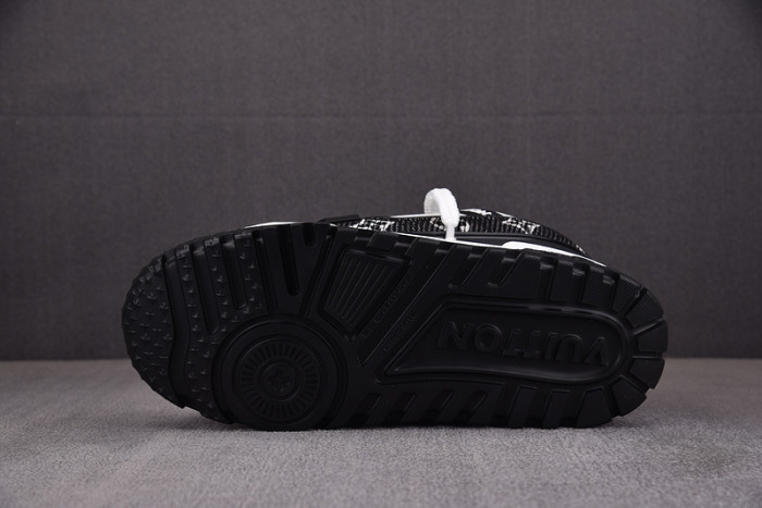 L1VV TRAINER