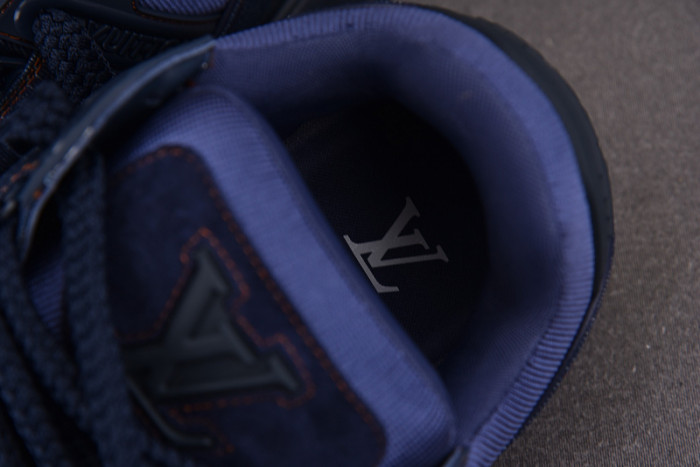 L1VV TRAINER