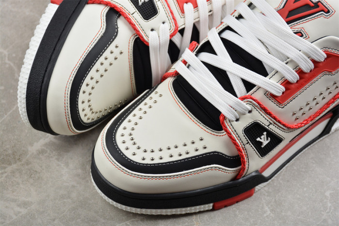 L1VV TRAINER