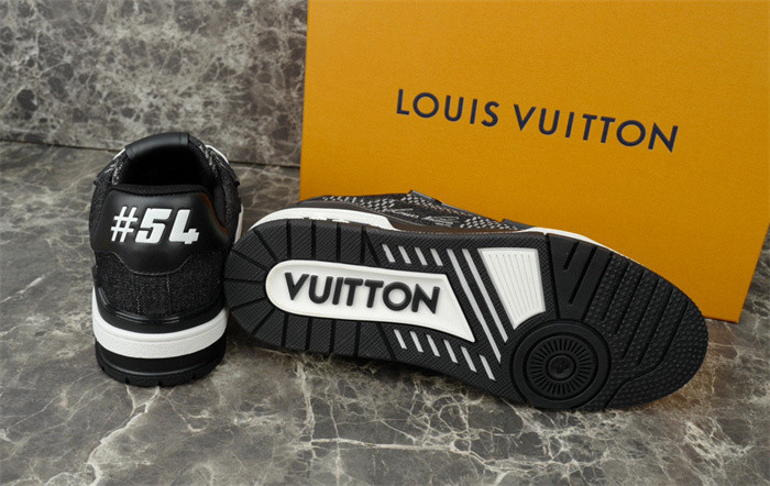 L1VV TRAINER