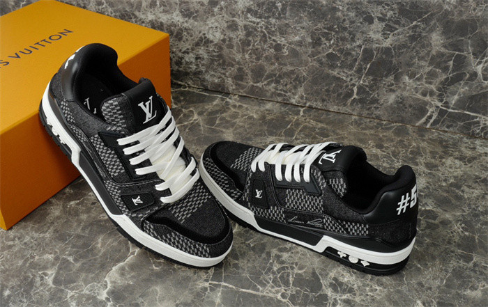 L1VV TRAINER