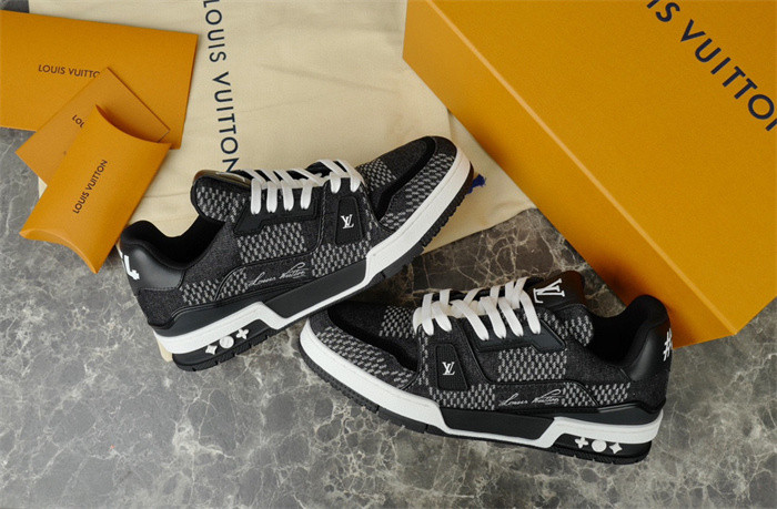 L1VV TRAINER