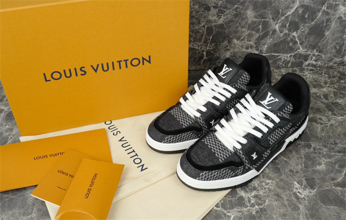 L1VV TRAINER