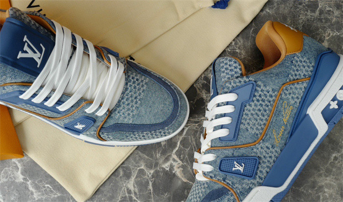 L1VV TRAINER