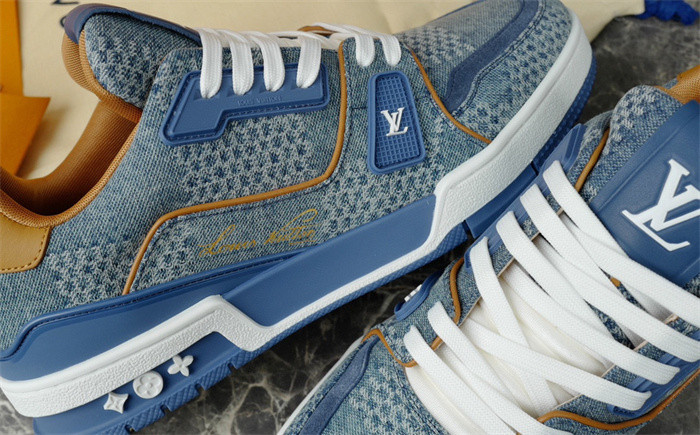 L1VV TRAINER
