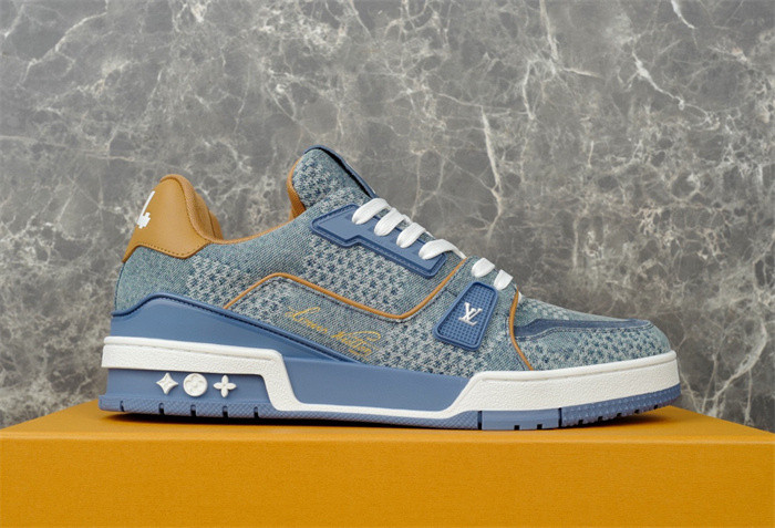 L1VV TRAINER