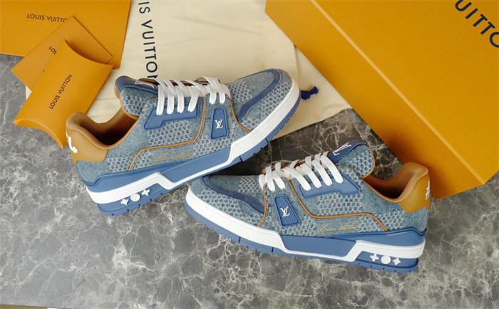 L1VV TRAINER