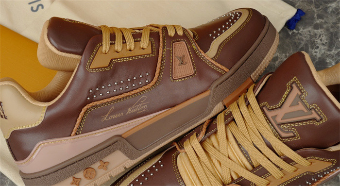 L1VV TRAINER
