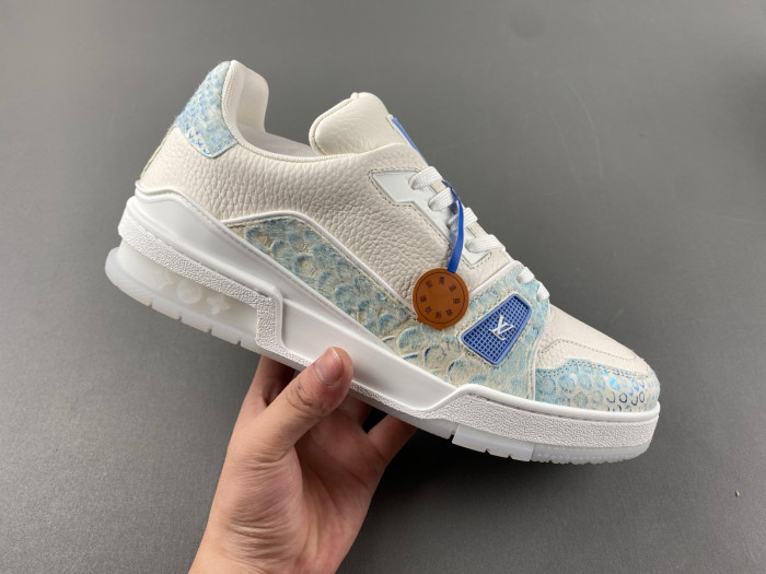 L1VV TRAINER