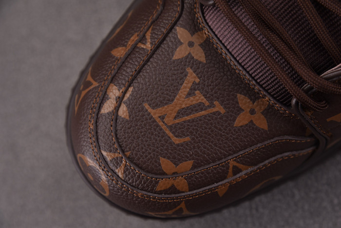 L1VV TRAINER