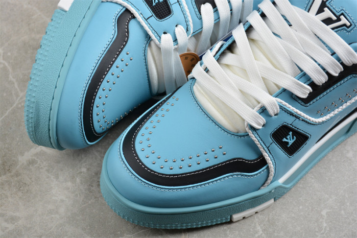 L1VV TRAINER