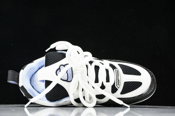 L1VV TRAINER