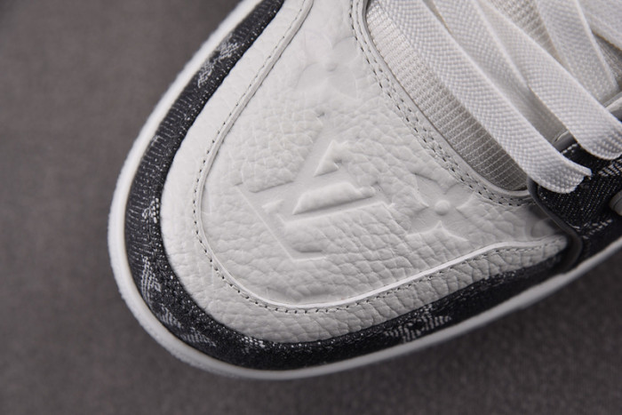 L1VV TRAINER