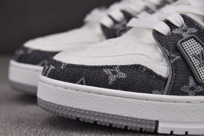 L1VV TRAINER