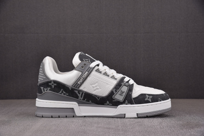 L1VV TRAINER