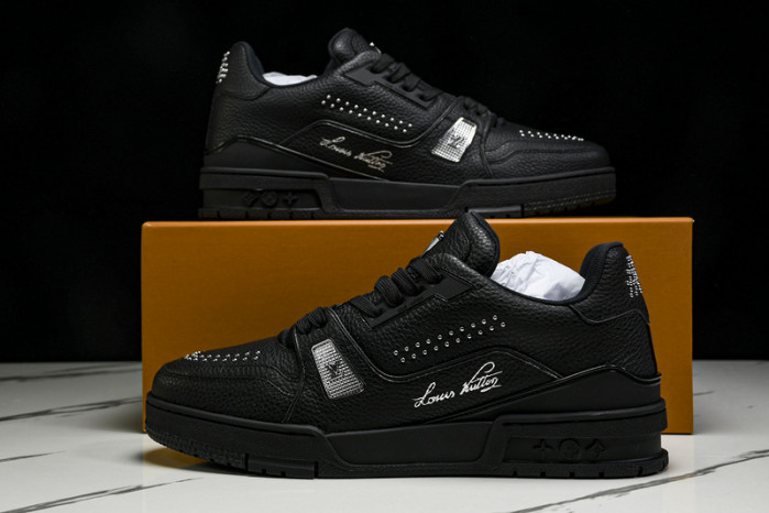 L1VV TRAINER