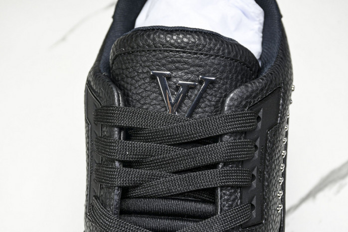 L1VV TRAINER