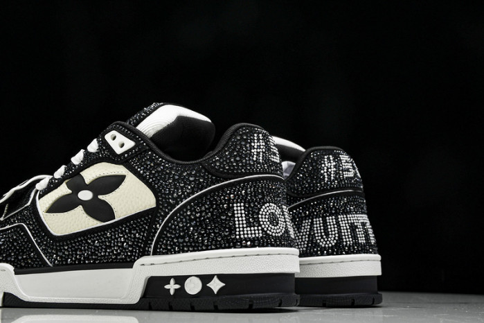 L1VV TRAINER