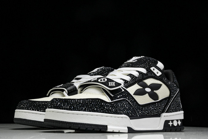L1VV TRAINER