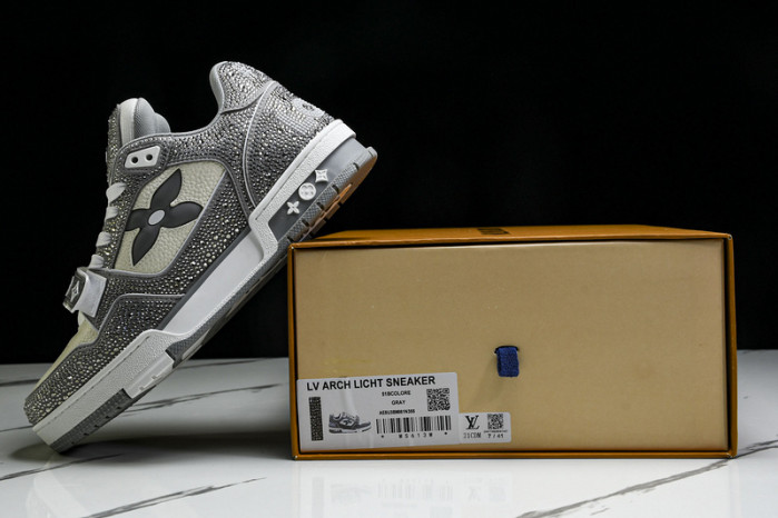 L1VV TRAINER