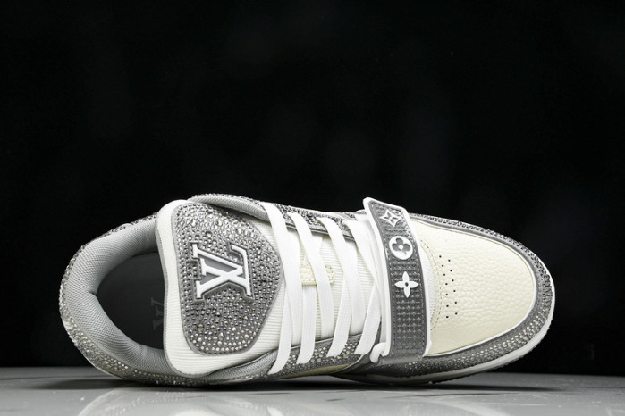 L1VV TRAINER
