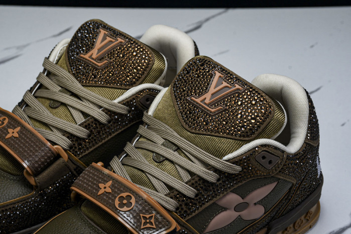 L1VV TRAINER