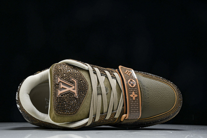 L1VV TRAINER